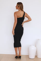 Effortlessly Stylish Midi Dress Black